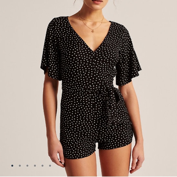 Abercrombie Back Cutout Romper - Picture 1 of 8